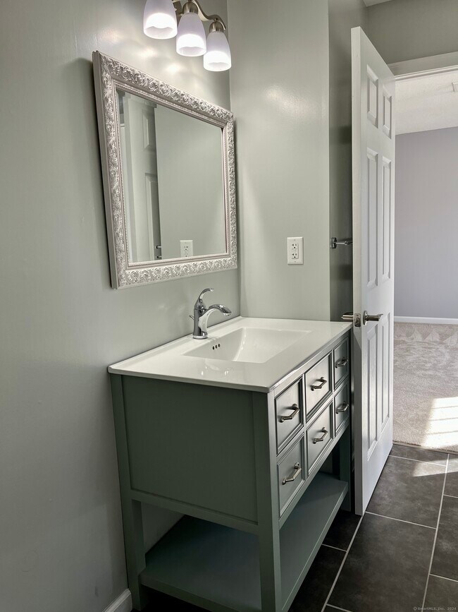 Building Photo - 808 Fieldstone Ct