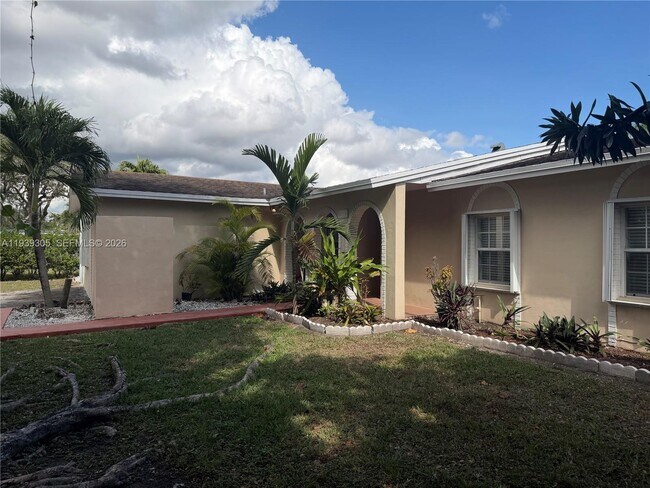 Building Photo - 8111 SW 129th Ave