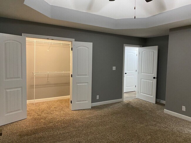 Building Photo - Don't Miss Out on this One! Beautiful Open...