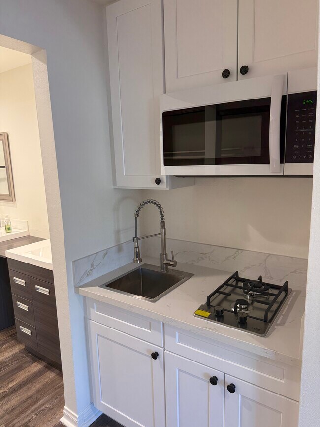 Building Photo - 9140 Crebs Ave