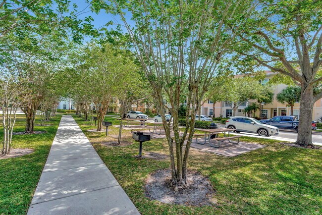 Building Photo - 275 Murcia Dr