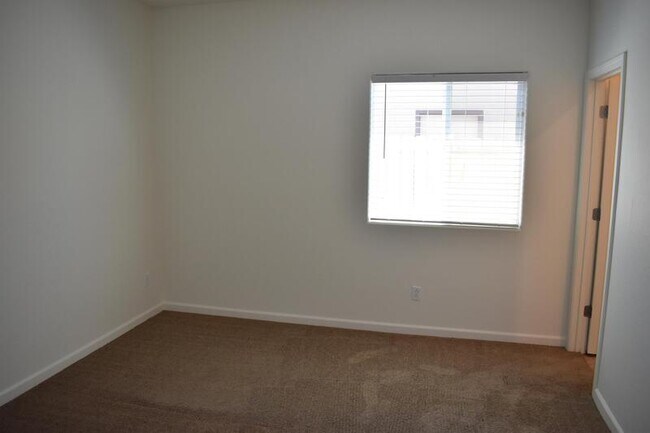 Building Photo - 4208 Candle Ct