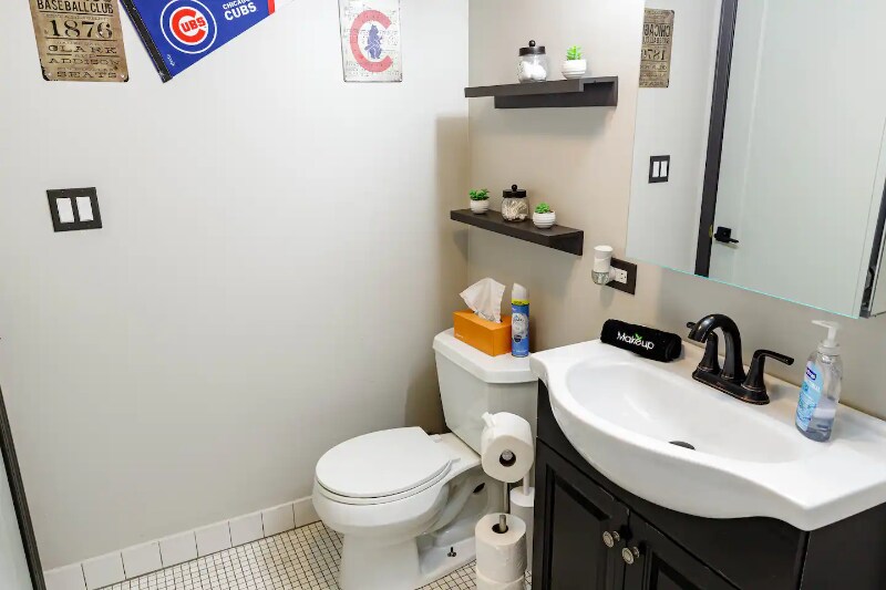 Building Photo - 3727 N Seminary Ave