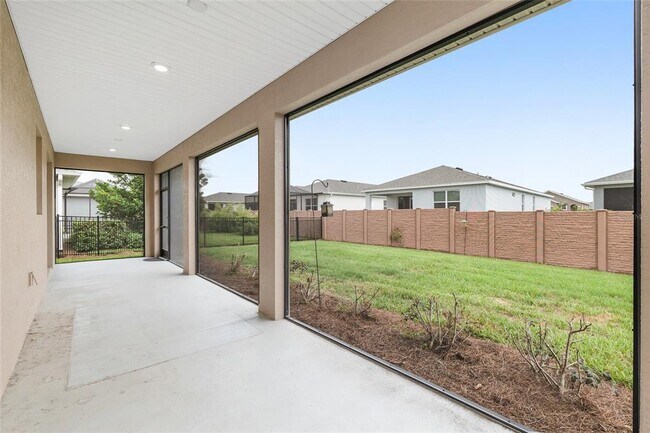 Building Photo - 5587 NW 40th Pl