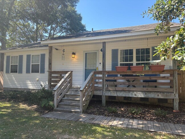Primary Photo - 2 Bedroom 1 Bath Home in Jarvisburg availa...