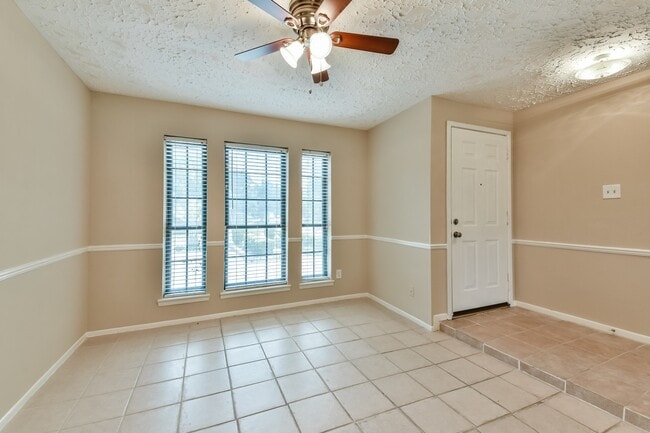 Building Photo - 9503 Bent Spur Ln