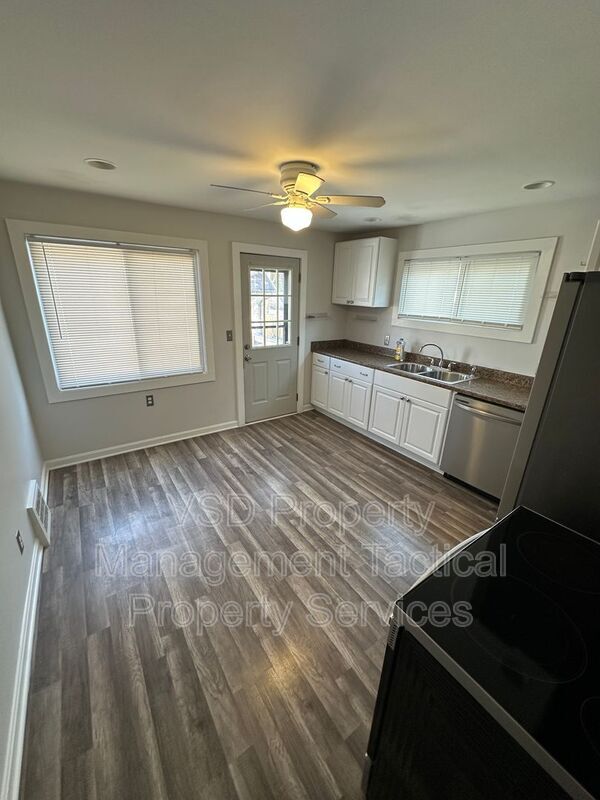 Building Photo - 781 E 236th St