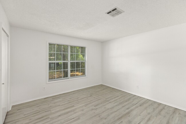 Building Photo - 334 Calhoun Ave