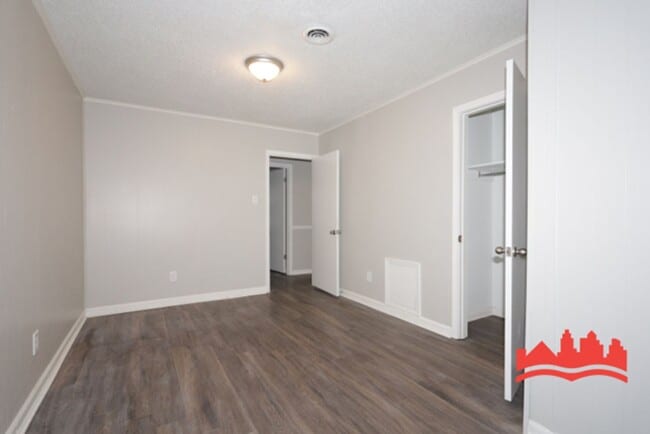 Building Photo - 4721 Bradford Dr