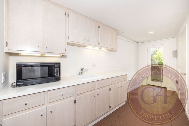 Building Photo - Lone Mountain - 3 BR, 2 BA House 2,185 Sq....
