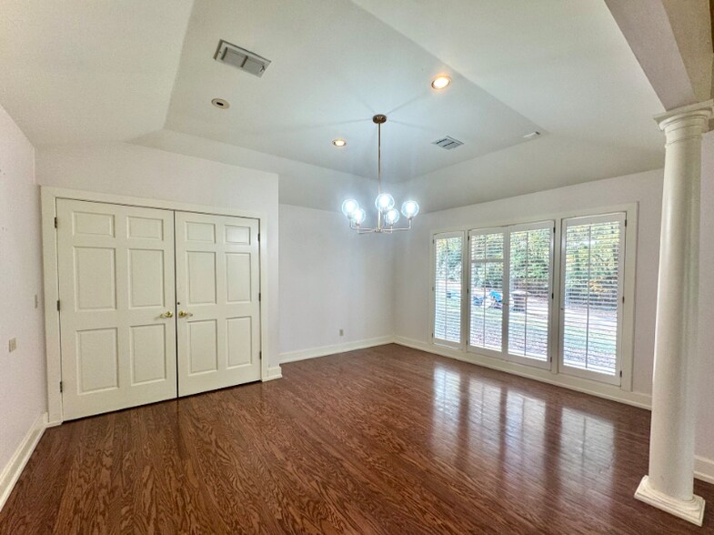 Building Photo - 1812 Seminole Rd