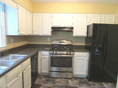 Building Photo - MORE PICTURES COMING SOON! Spacious 3 Bedr...