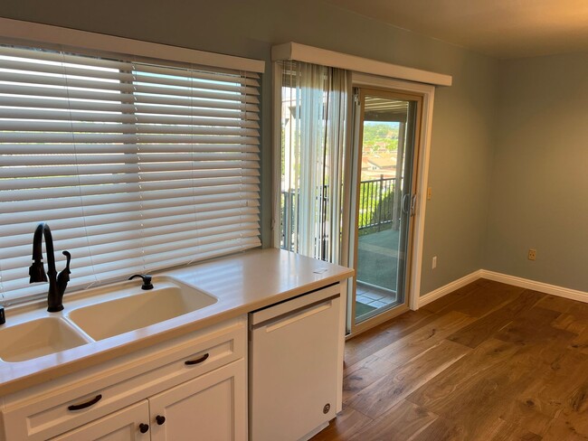 Building Photo - Oaks North Townhome with Views