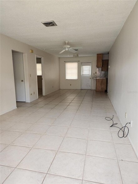 Building Photo - 214 Colonia Ln E