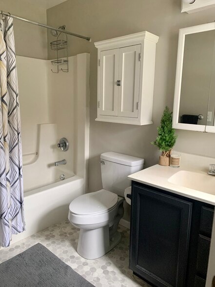 Building Photo - 4841 Olde Forest Dr
