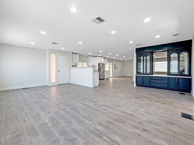 Building Photo - 33371 Tubac Trail