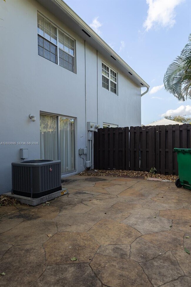 Building Photo - 8018 SW 18th Ct