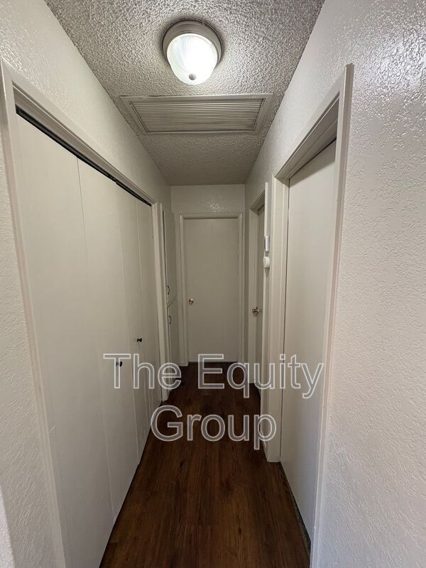 Building Photo - 2037 S Tracy Ct