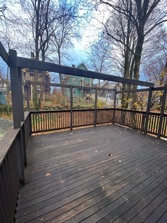 Building Photo - 16 Arborough Rd