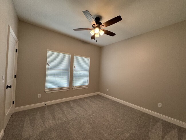 Building Photo - "Charming 4 Bed, 2 Bath Home with Granite ...