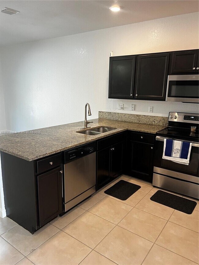 Building Photo - 152 SE 37th Ter