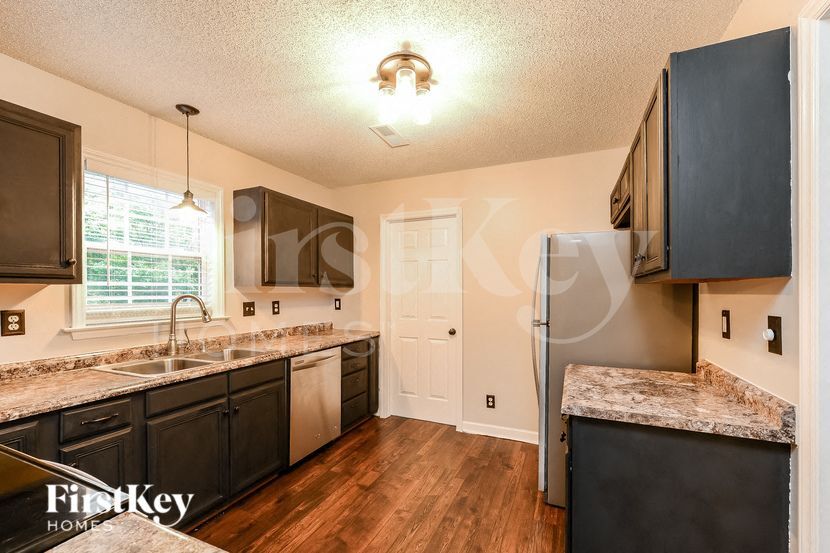 Building Photo - 270 Coghill Dr