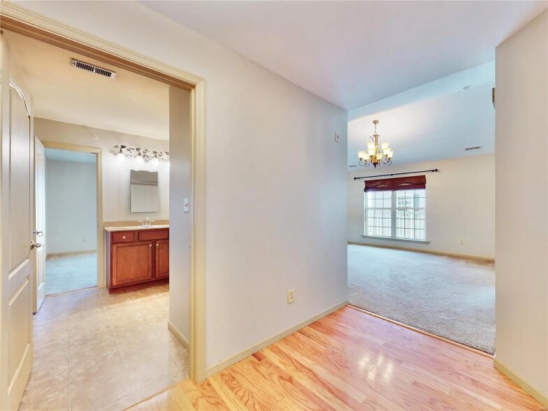 Building Photo - 5132 Welsh Dr