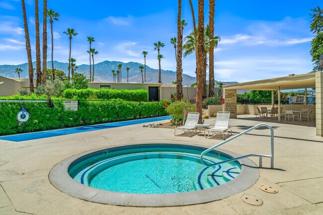 Building Photo - 215 Desert Lakes Dr