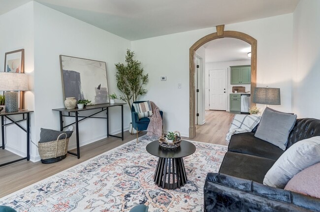 Building Photo - Completely Renovated 3 Bedroom Belmont Townhome Available Now!