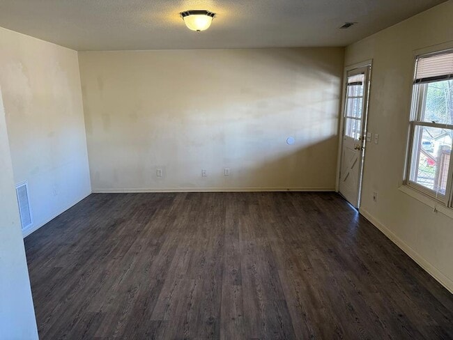 Building Photo - 0 N Womack St