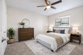 Building Photo - Spacious 2BR with Walk-In Closet, Washer/Dryer & Open Living Area