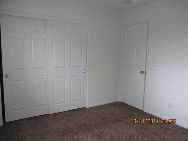 Building Photo - 35736 Emily Ave