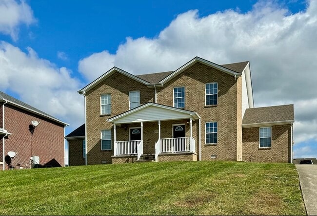 Building Photo - 634 Hampton Way