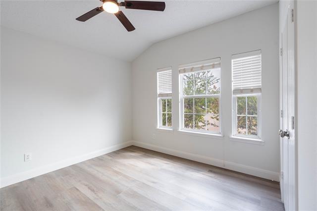 Building Photo - 2304 Glenhaven Dr