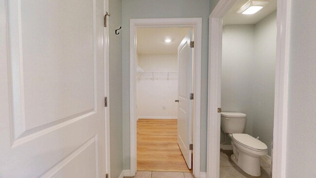 Building Photo - 10807 Norman Pl