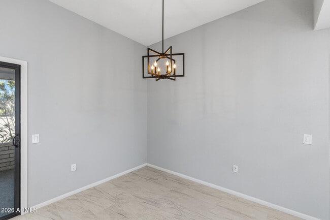 Building Photo - 16817 N Meadow Park Dr