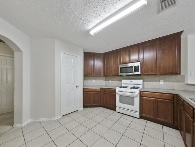 Building Photo - 427 Northvalley Dr