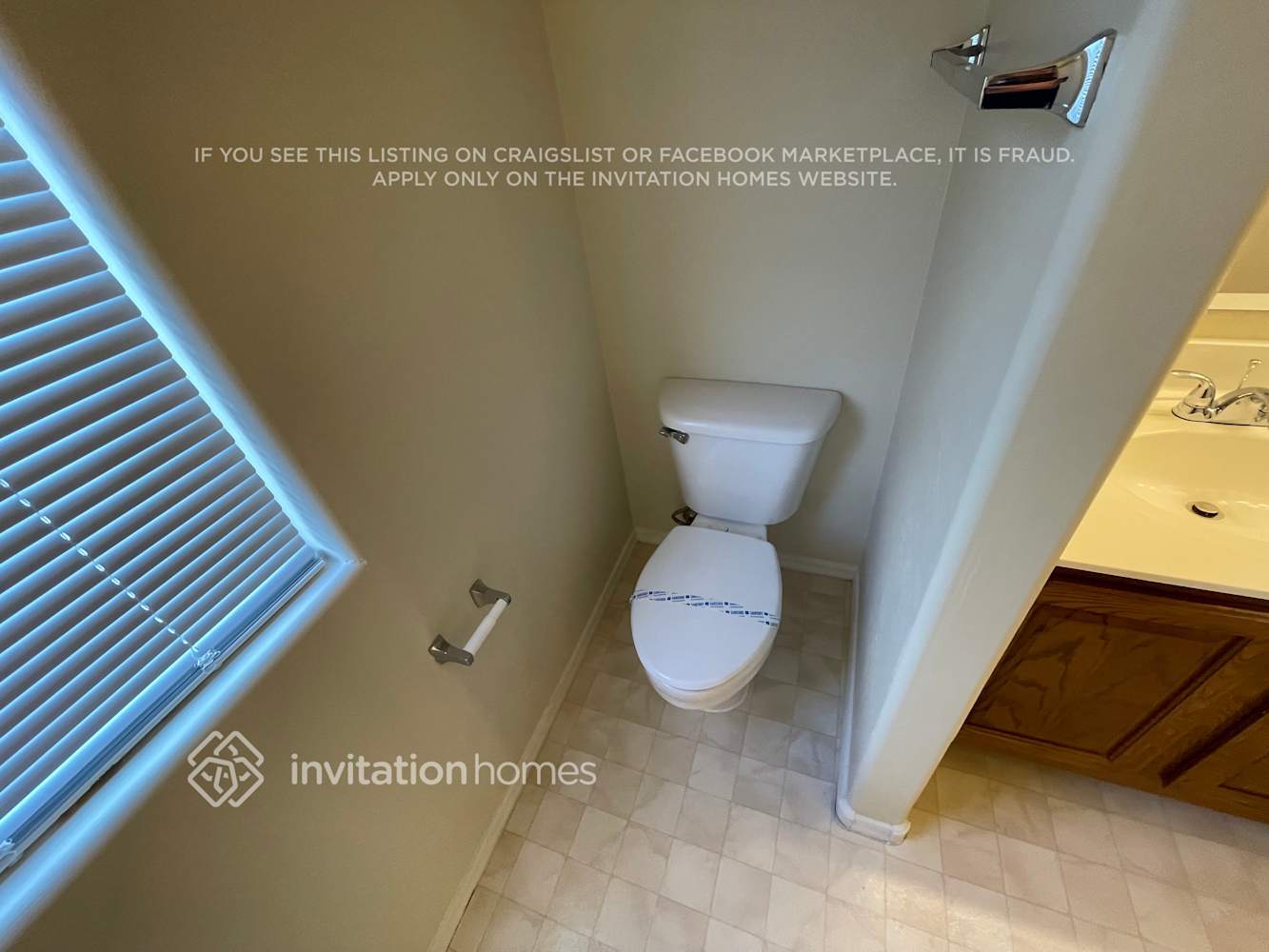 Building Photo - 14530 N 87th Ave