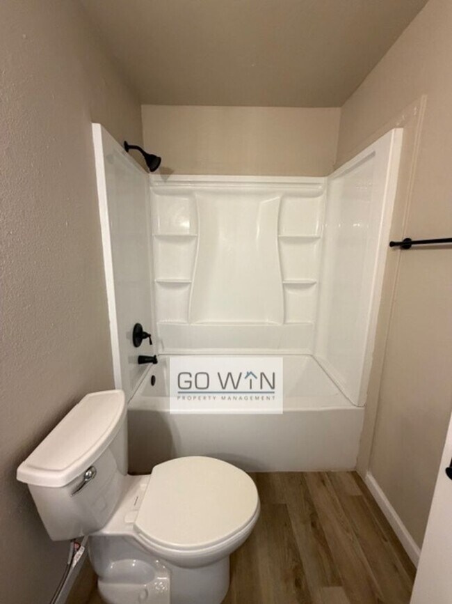 Building Photo - Roeser Tri-Plex