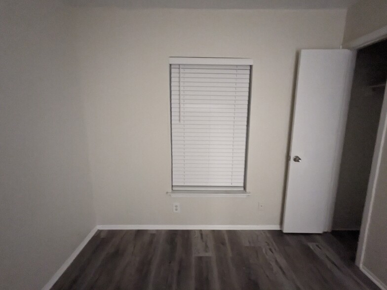 Bedroom 3 or Office - 2521 Corian Glen Dr