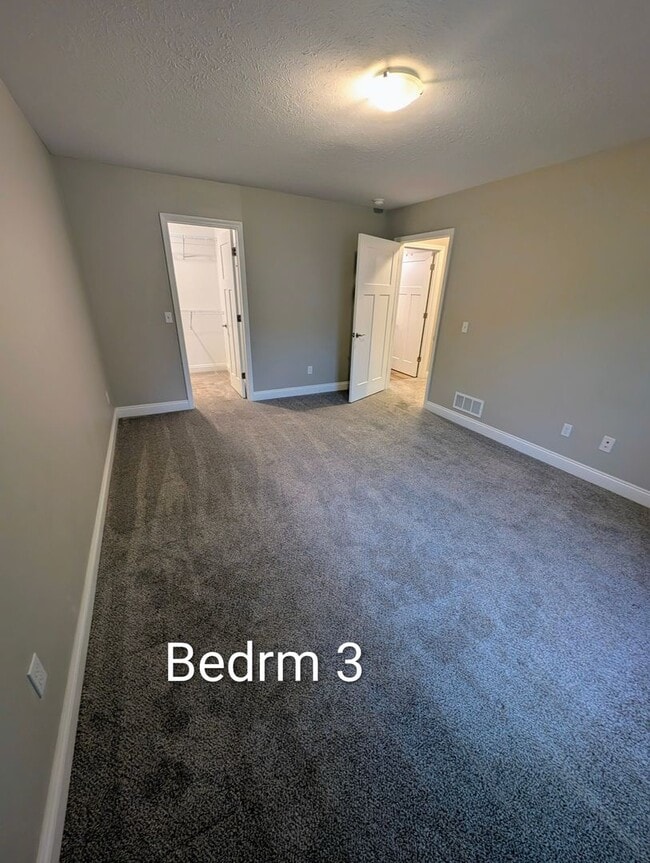 Building Photo - 2023 Beautiful 3 Bedroom home with first floor master bedroom
