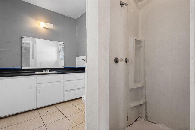 Building Photo - 2402 Avenue U