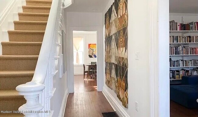 Building Photo - 967 Columbia St