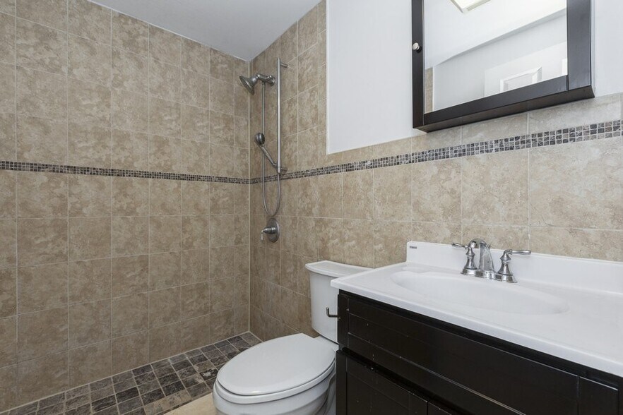 Building Photo - 809-815 22nd St Unit# 1307