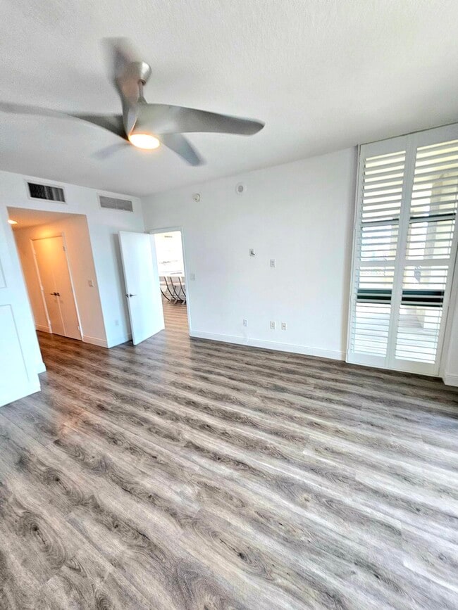 Building Photo - 550 Okeechobee Blvd