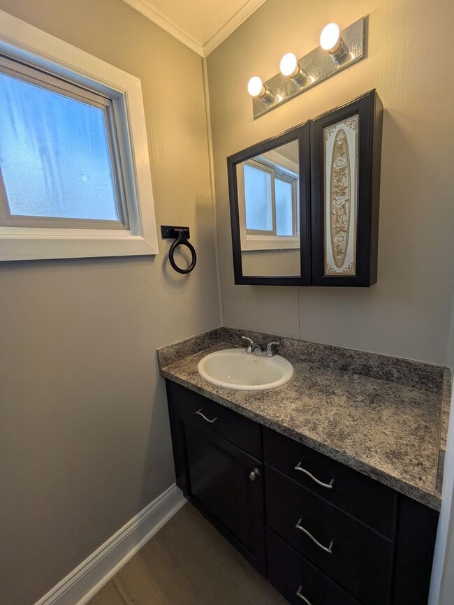 Building Photo - Beautiful Ranch in Prime Clarkston Location