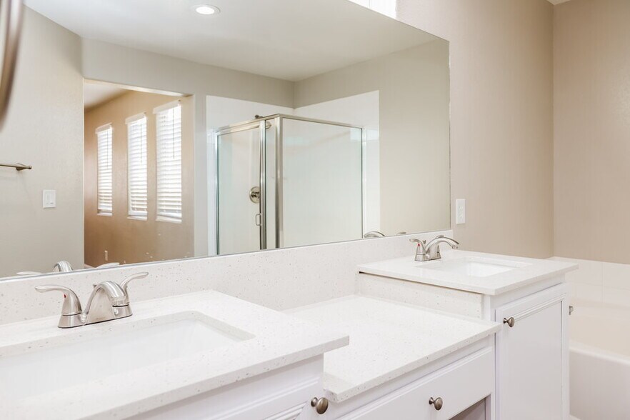 Building Photo - 76 Mandala Peak Ave