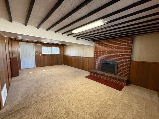 Building Photo - 3-bedroom, 3-bathroom single-family home close proximity to Peterson Space Force Base, Schriever ...