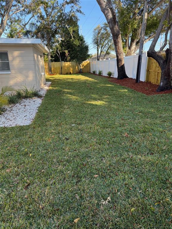 Building Photo - 2075 Plateau Rd