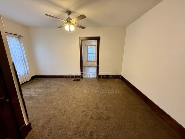 Building Photo - 240 Park Ave SW